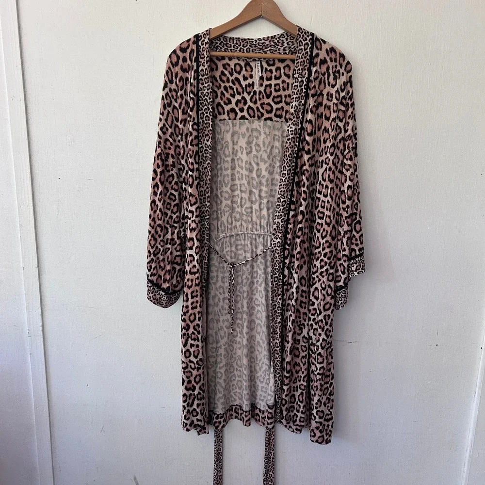 Soma Cool Nights Robe Women L/XL Pink Leopard Print Wrap Loungewear Mob Wife